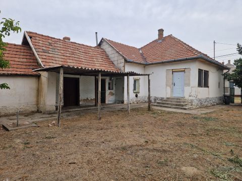 Eladó Ház 2253 Tápióság Tápióság központjában eladó 73 m2-es családi ház