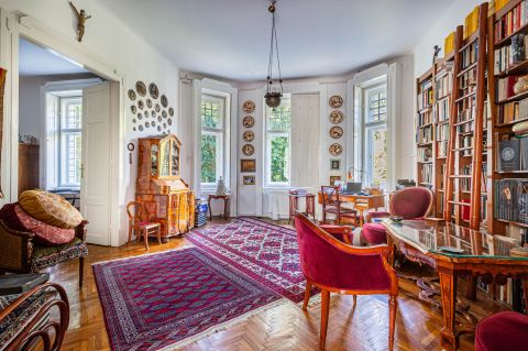 Eladó Lakás 1026 Budapest 2. kerület Pasaréti villa teljes szintje, autóbeállókkal