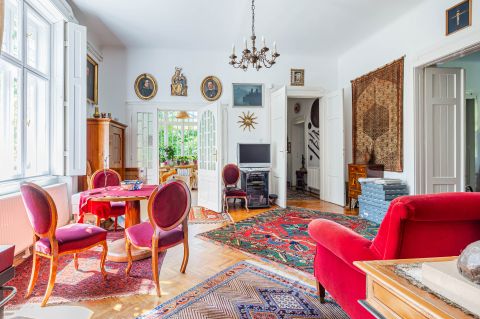 Eladó Lakás 1026 Budapest 2. kerület , Pasaréti villa teljes szintje, autóbeállókkal