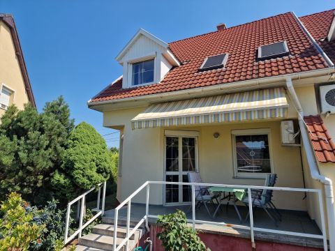 Eladó Lakás 1171 Budapest 17. kerület , Eladó lakás a Home Center közelében, csendes mellékutcában