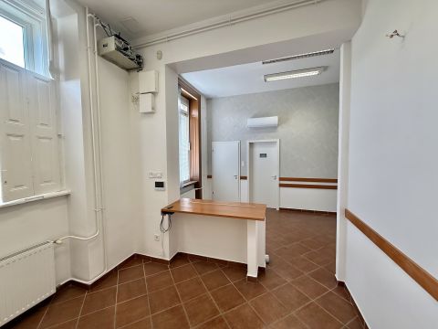 Eladó Üzlethelyiség 7626 Pécs 
