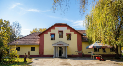 Eladó Vendéglátás 6640 Csongrád , 6600 Szentes, Ady E. u. 1.