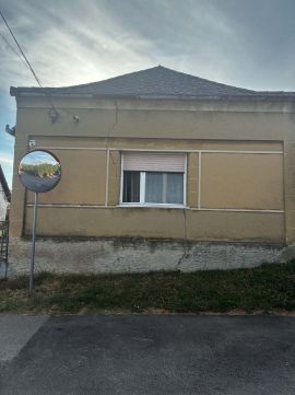 Eladó Ház 7675 Bakonya 