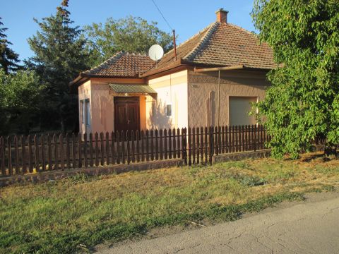 Eladó Ház 5555 Hunya 