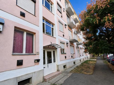 Eladó Lakás 7633 Pécs 