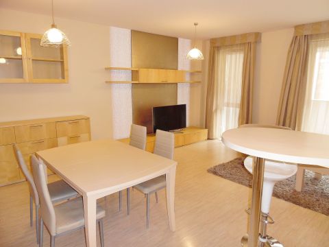 Kiadó Lakás 4025 Debrecen , Belvárosi berendezett 1+2 szobás albérlet.