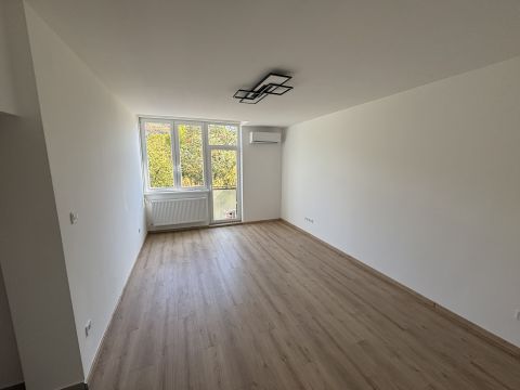 Eladó Lakás 2800 Tatabánya 