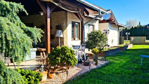 Eladó Ház 8912 Nagypáli , Country Home stílusú családi otthon Nagypáliban