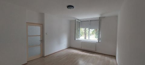 Eladó Lakás 2800 Tatabánya 