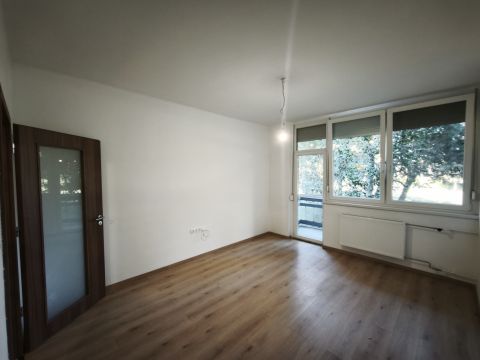 Eladó Lakás 9700 Szombathely , Pázmány 