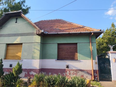 Eladó Ház 2193 Galgahévíz , Galgahévízen családi ház 4567 nm telekkel