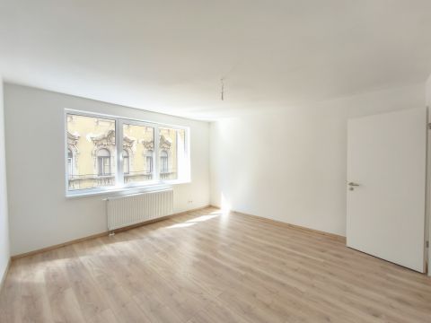 Eladó Lakás 1064 Budapest 6. kerület TERASZOS Nappali 2 hálós lakás