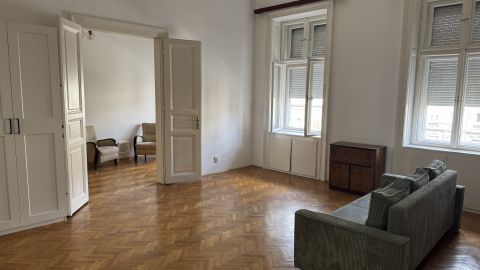 Eladó Lakás 1054 Budapest 5. kerület 