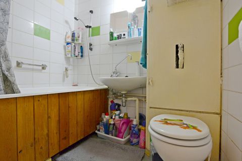 Eladó Lakás 6000 Kecskemét Széchenyivárosi 2. emeleti, erkélyes garzon, tárolóval!