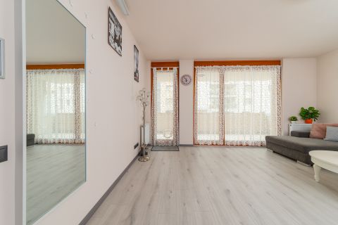 Kiadó Lakás 1138 Budapest 13. kerület 13.Marina part 2szoba 58nm+14nm terasz bútorozott gépesített