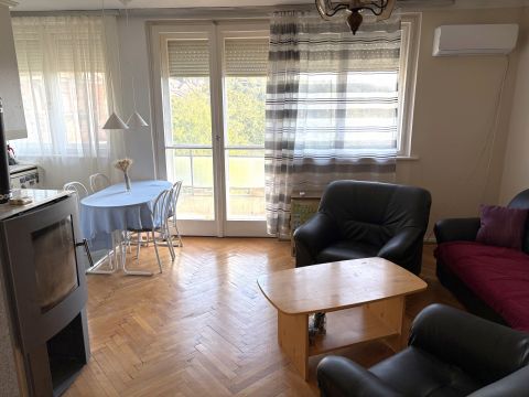 Eladó Lakás 2500 Esztergom 