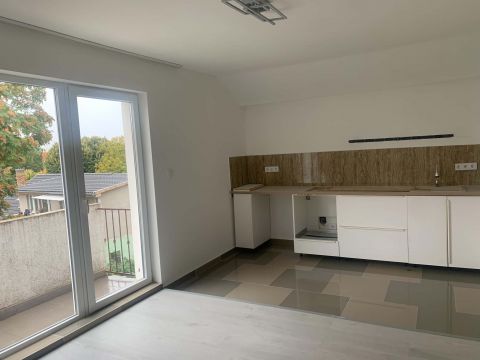 Kiadó Iroda 1141 Budapest 14. kerület 