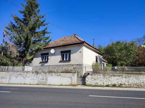 Eladó Ház 2889 Súr , FELÚJÍTANDÓ CSALÁDI HÁZ SÚRON!