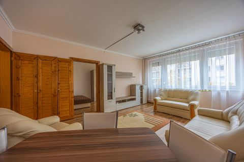 Kiadó Lakás 1134 Budapest 13. kerület Loggiás nappali + 1 hálós emeleti kiadó a Göncz Árpád vk-nál