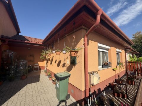 Eladó Ház 2220 Vecsés , Vasútállomás közelében 