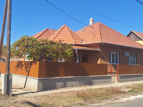 Eladó Ház 5430 Tiszaföldvár , Tiszaföldvár