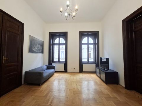 Eladó Lakás 1063 Budapest 6. kerület , AZ ANDRÁSSY ÚTNÁL IMPOZÁNS NAGYPOLGÁRI LAKÁS