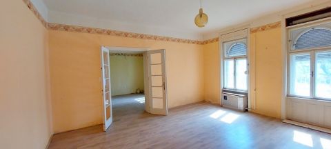 Eladó Ház 5553 Kondoros , Régi vasútállomás közelében, 2 generációs családi ház