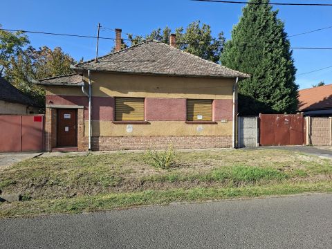 Eladó Ház 6600 Szentes Központhoz közel