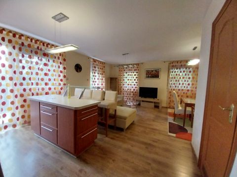 Kiadó Lakás 6726 Szeged , Szeged-Újszeged kertvárosi övezetében